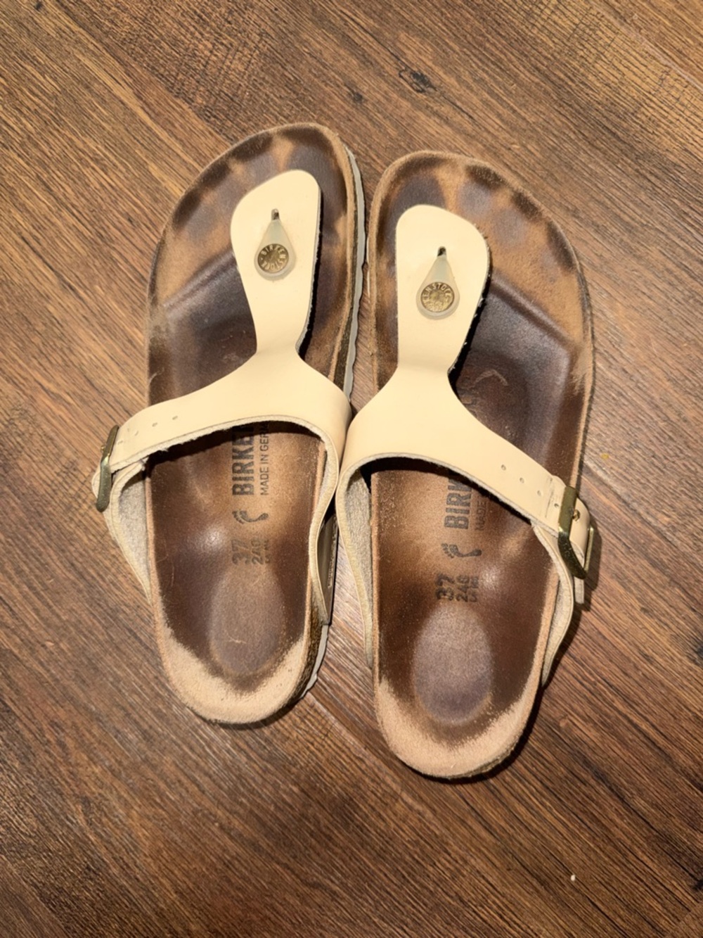 Birkenstock Gizeh Women's Cream Thong Sandals